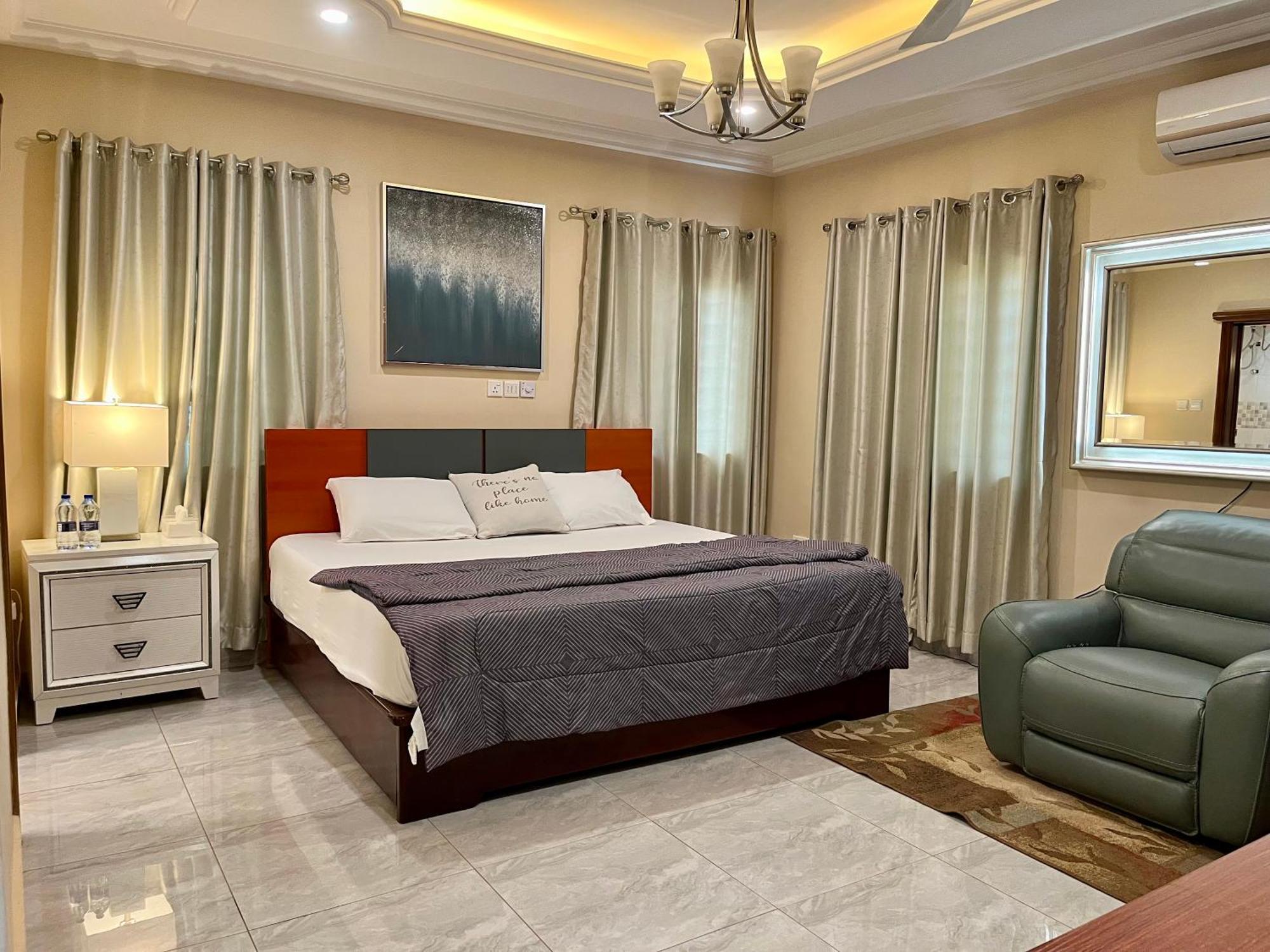 Seyramz Palace - Free Airport Pick Up - High Speed Starlink Wifi - Car Rental Tamale Exteriör bild